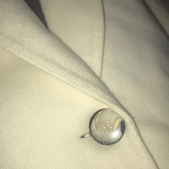 White - Picture 4 of 4